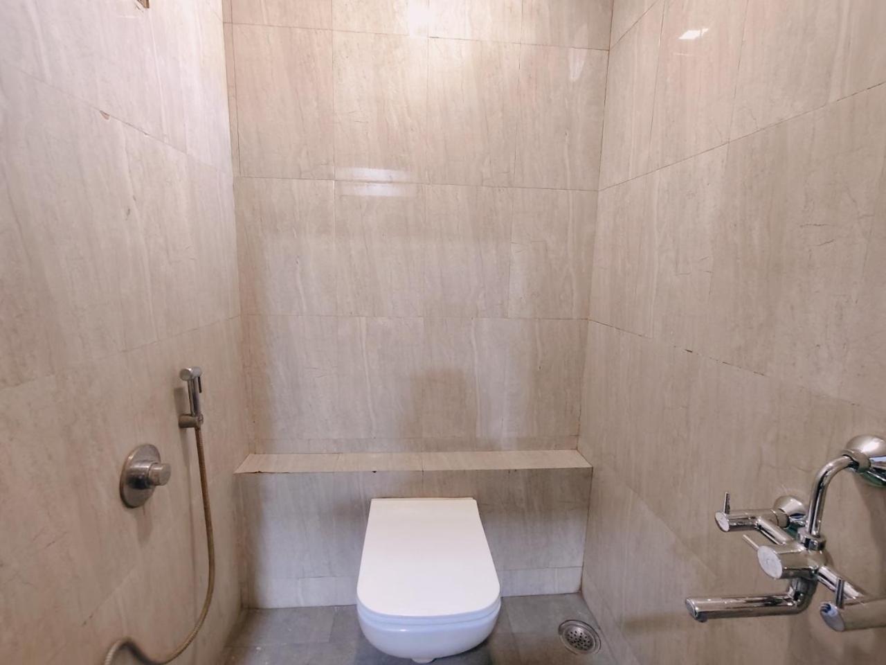 Hotel Pragati Inn Ahmednagar Exteriör bild