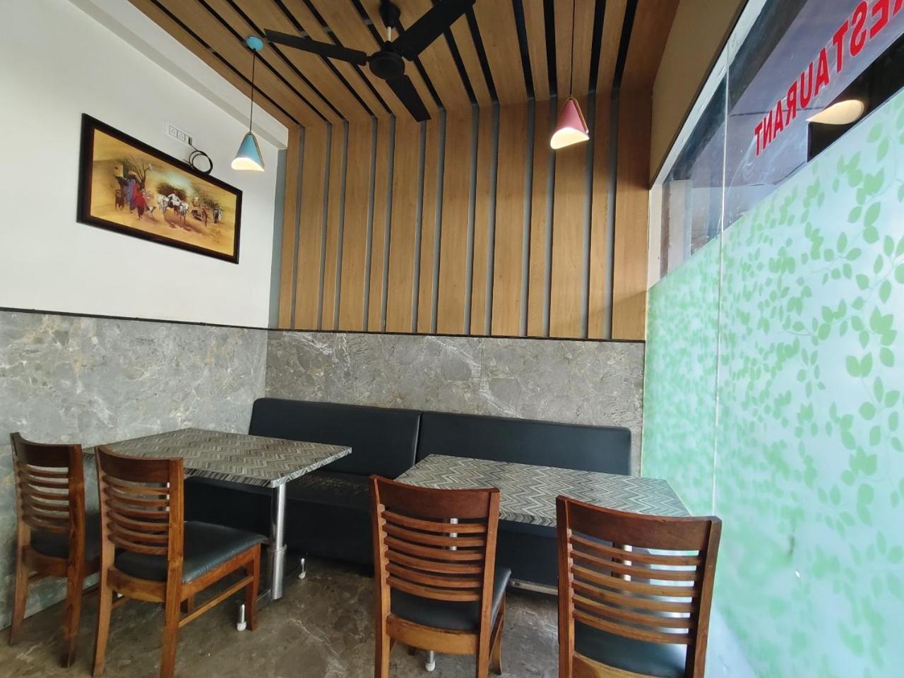 Hotel Pragati Inn Ahmednagar Exteriör bild