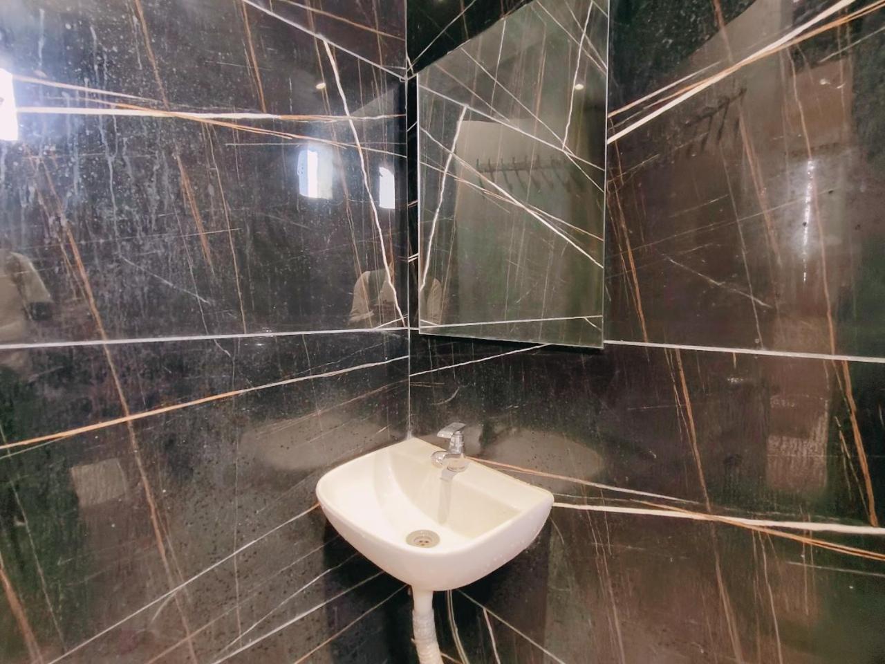 Hotel Pragati Inn Ahmednagar Exteriör bild