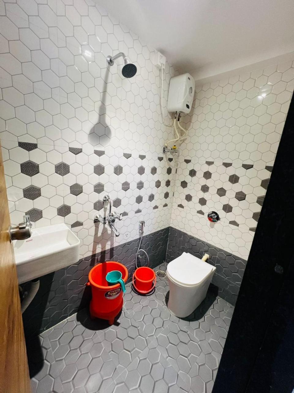 Hotel Pragati Inn Ahmednagar Exteriör bild