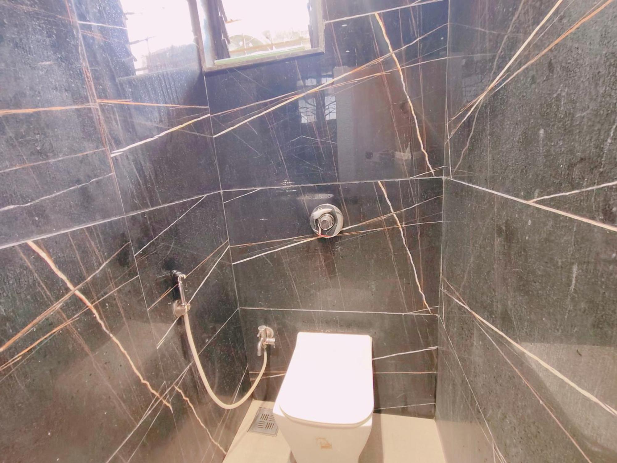 Hotel Pragati Inn Ahmednagar Exteriör bild