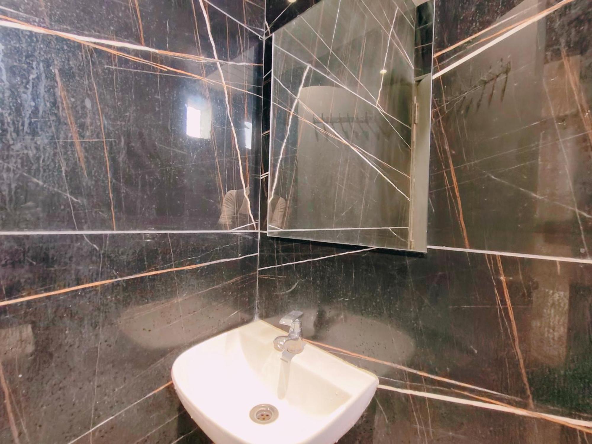 Hotel Pragati Inn Ahmednagar Exteriör bild